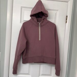 Vuori Women's Mauve Half-Zip Hoodie. Very similar to a lulu scuba. Never worn